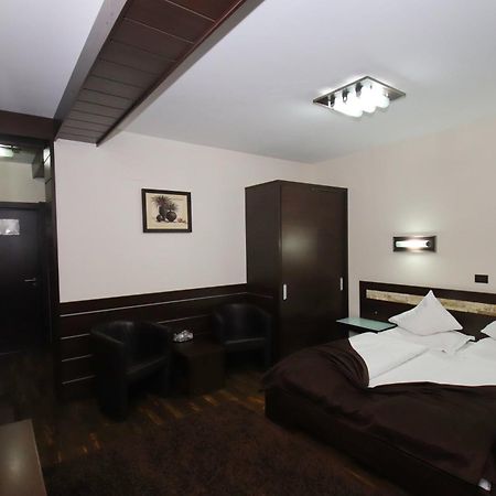 Complex Cochet Hotel Buşteni Buitenkant foto