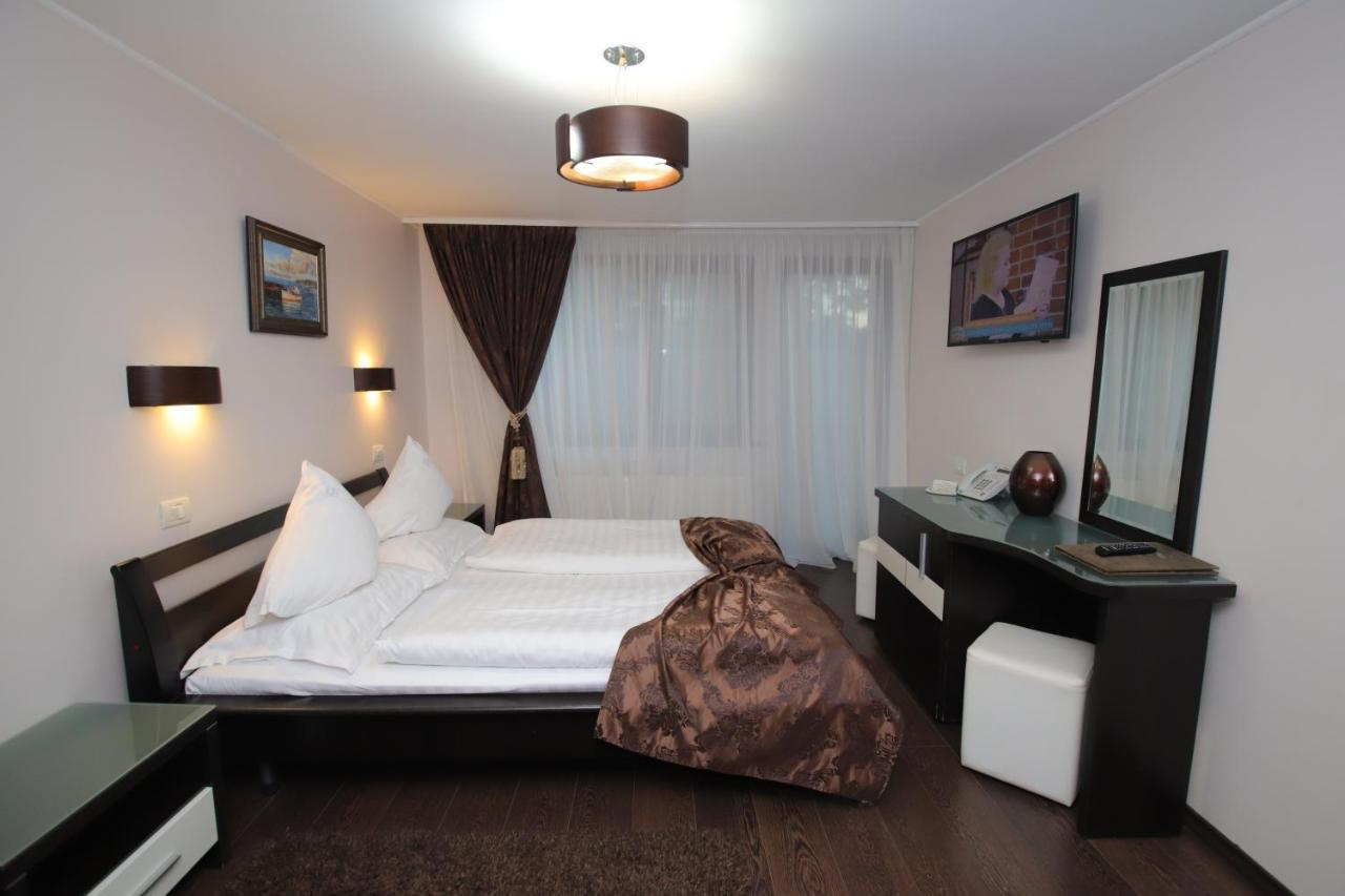 Complex Cochet Hotel Buşteni Buitenkant foto