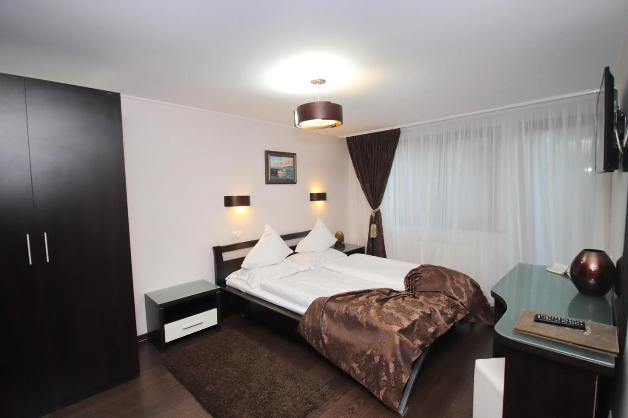 Complex Cochet Hotel Buşteni Buitenkant foto