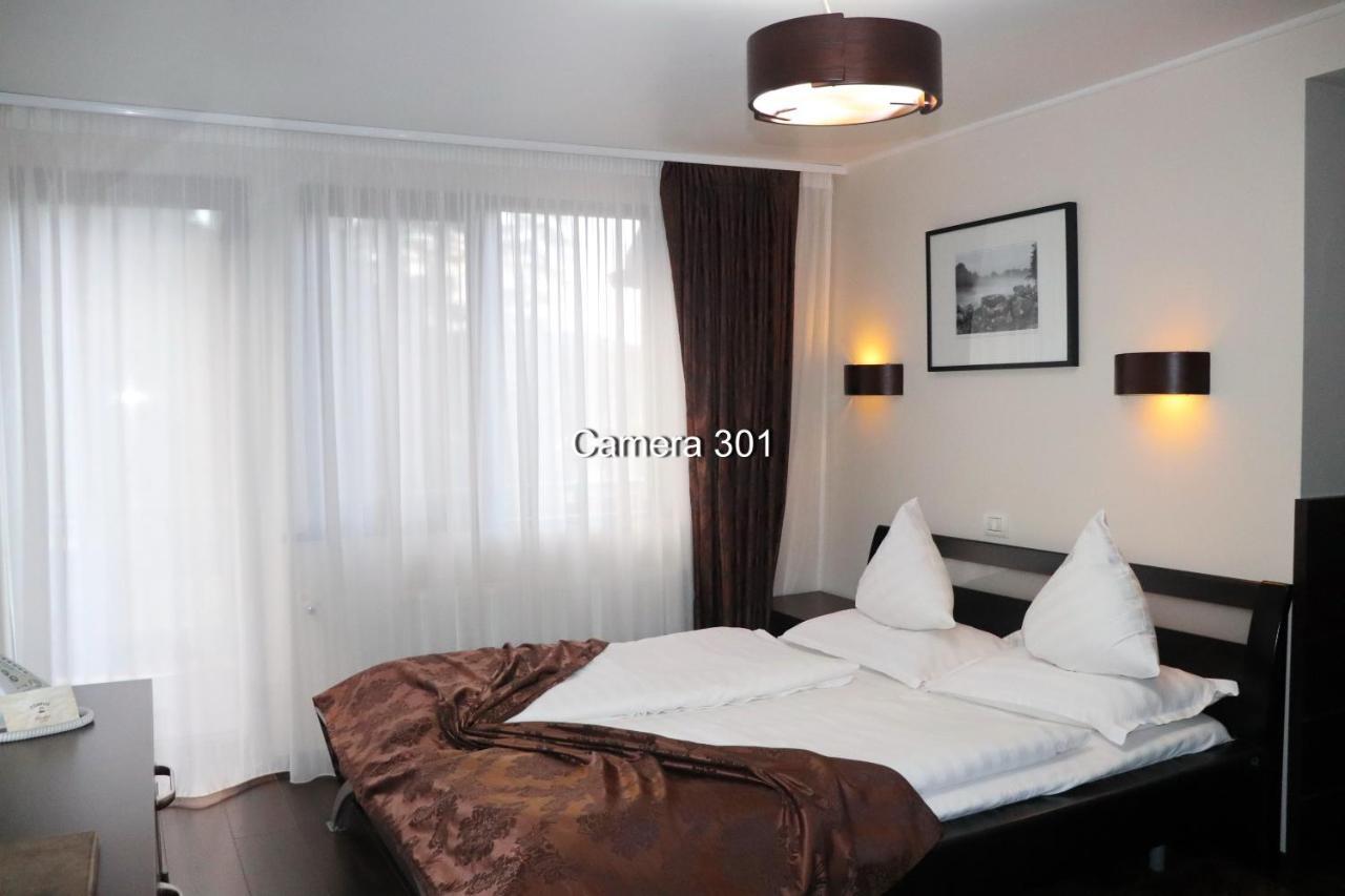 Complex Cochet Hotel Buşteni Buitenkant foto