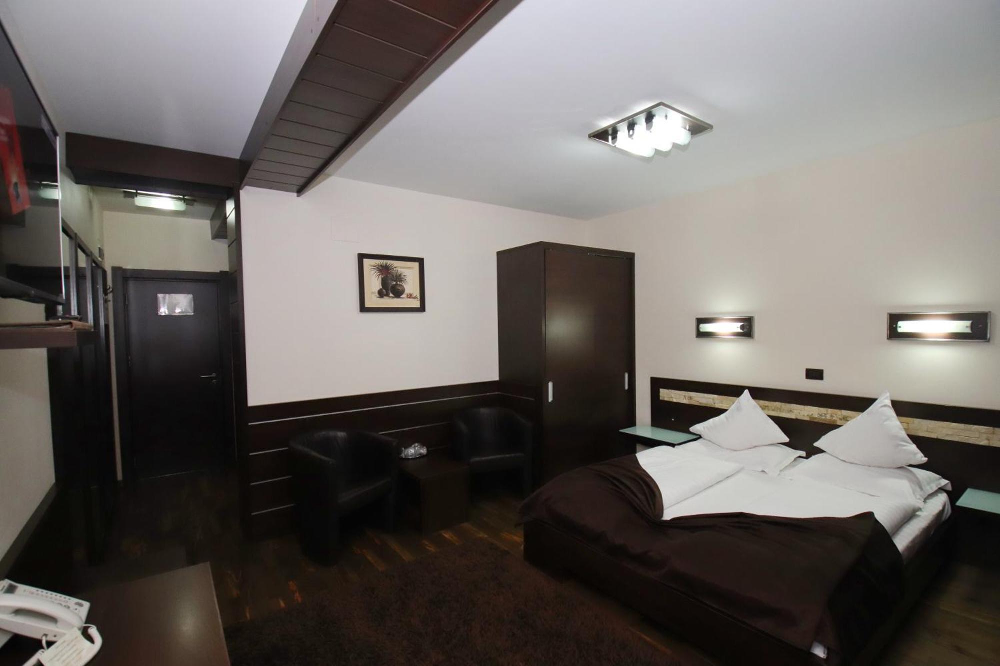 Complex Cochet Hotel Buşteni Buitenkant foto