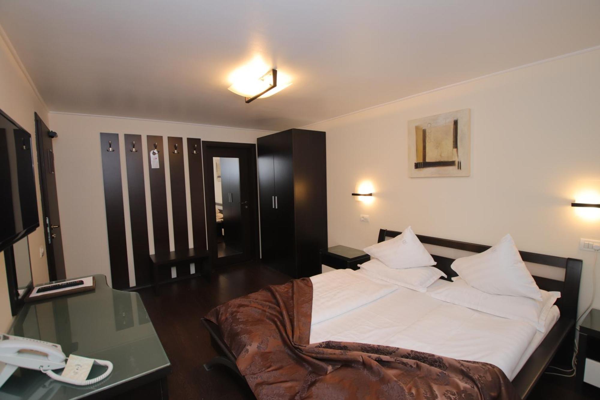 Complex Cochet Hotel Buşteni Buitenkant foto
