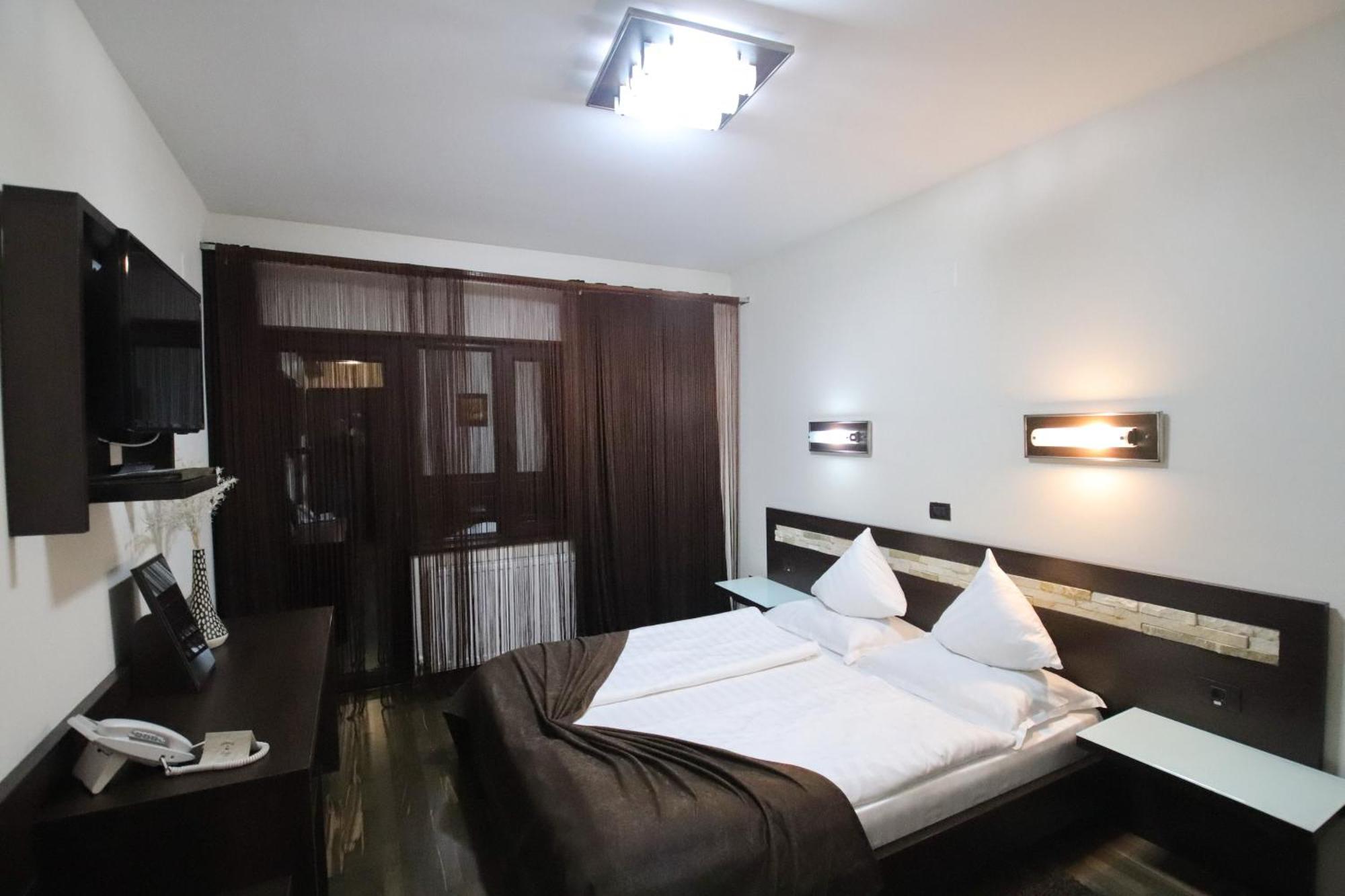 Complex Cochet Hotel Buşteni Buitenkant foto