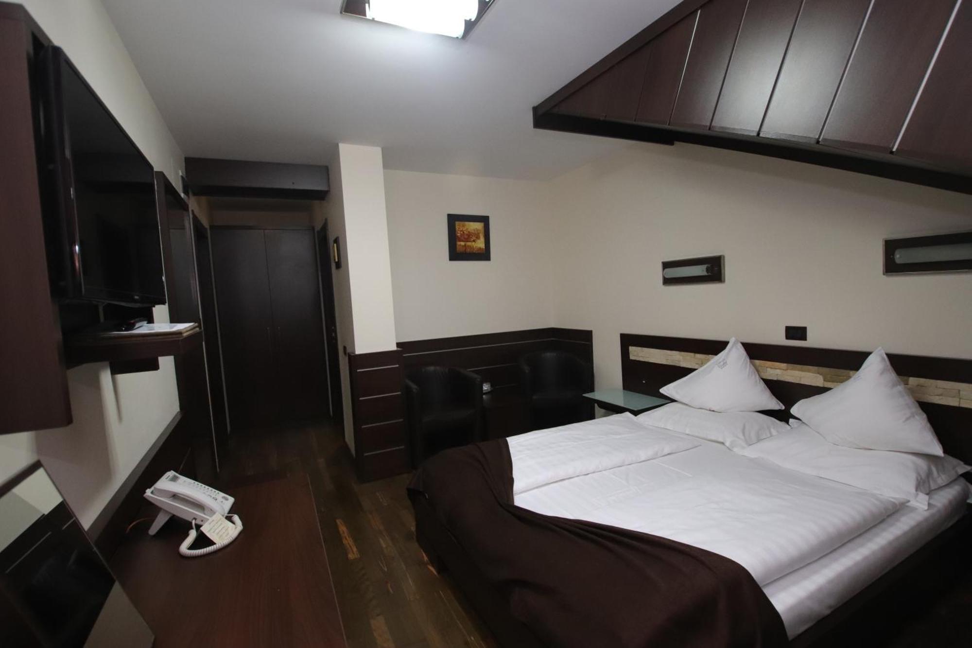 Complex Cochet Hotel Buşteni Buitenkant foto