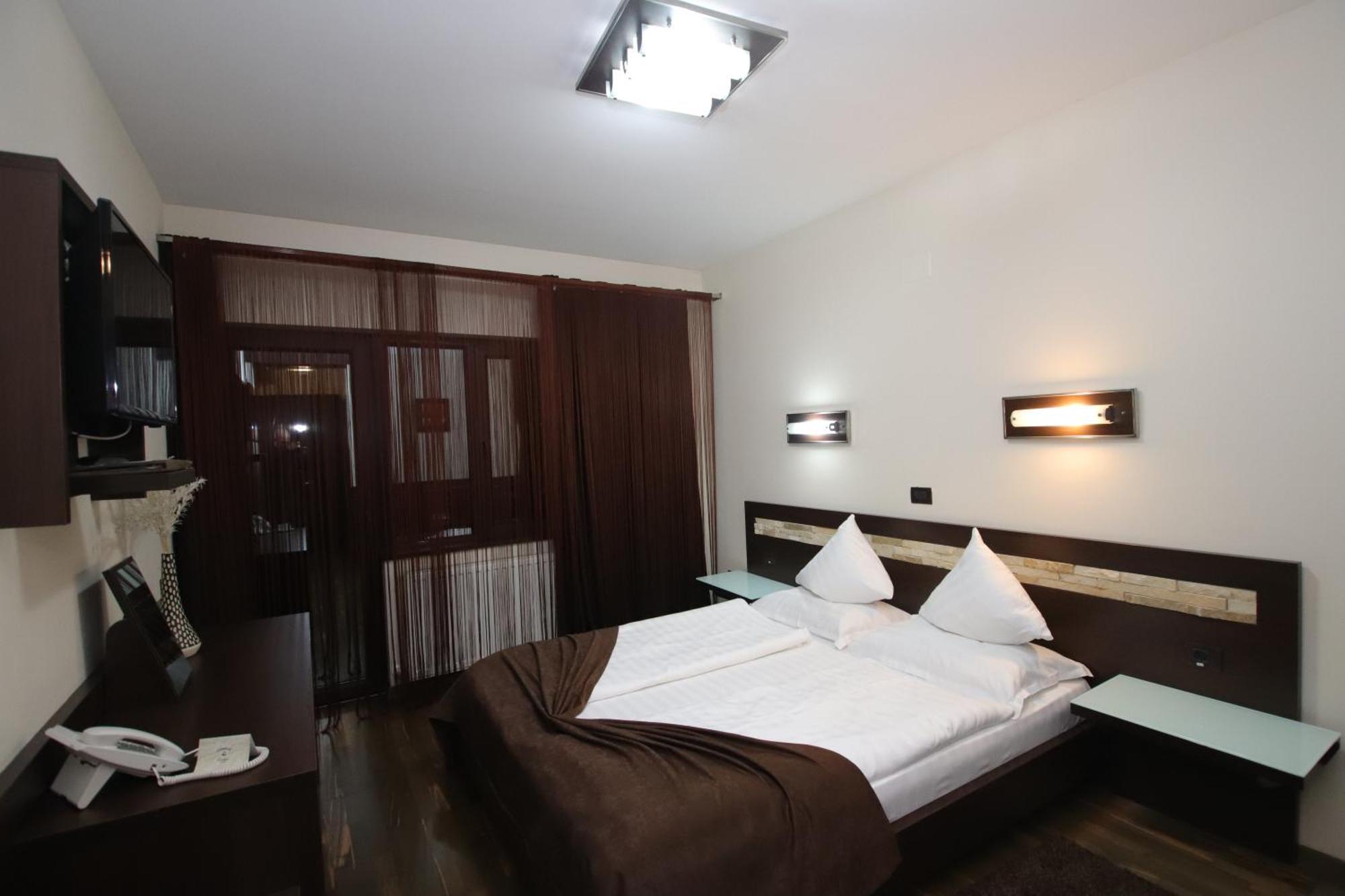 Complex Cochet Hotel Buşteni Buitenkant foto