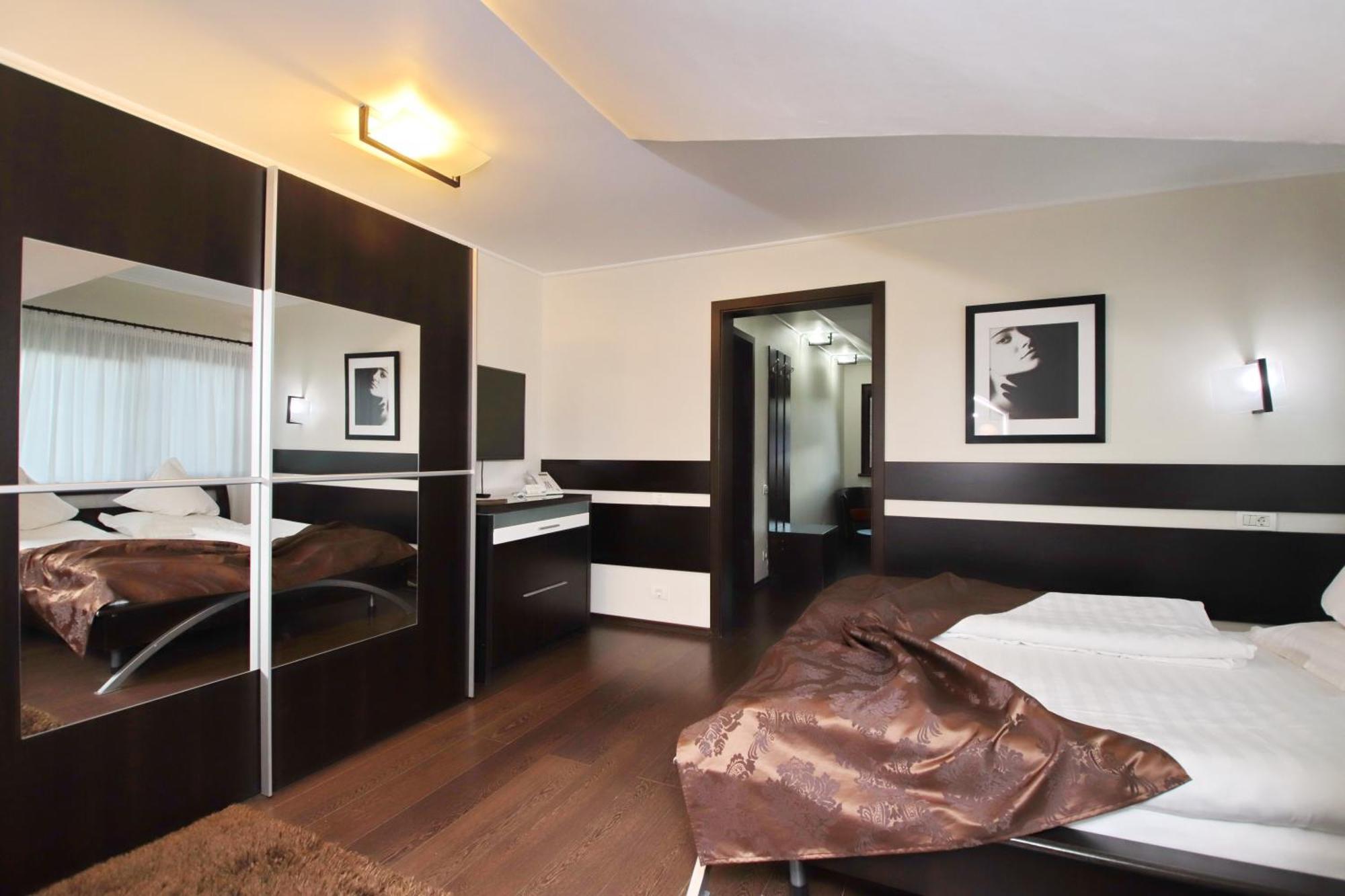 Complex Cochet Hotel Buşteni Buitenkant foto