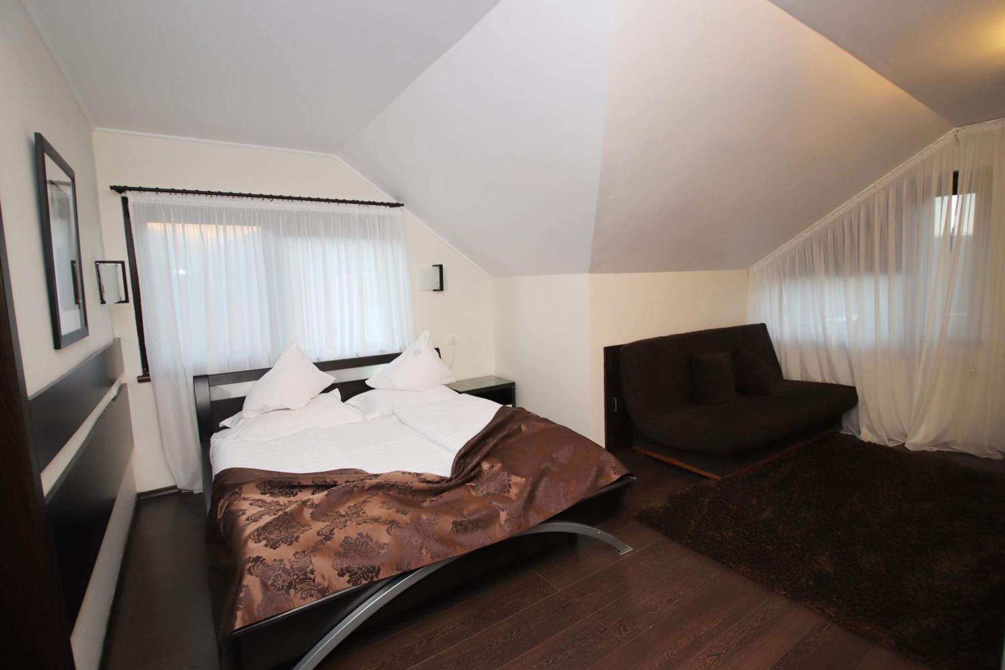 Complex Cochet Hotel Buşteni Buitenkant foto