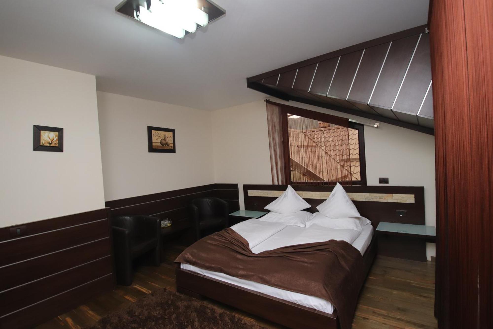 Complex Cochet Hotel Buşteni Buitenkant foto