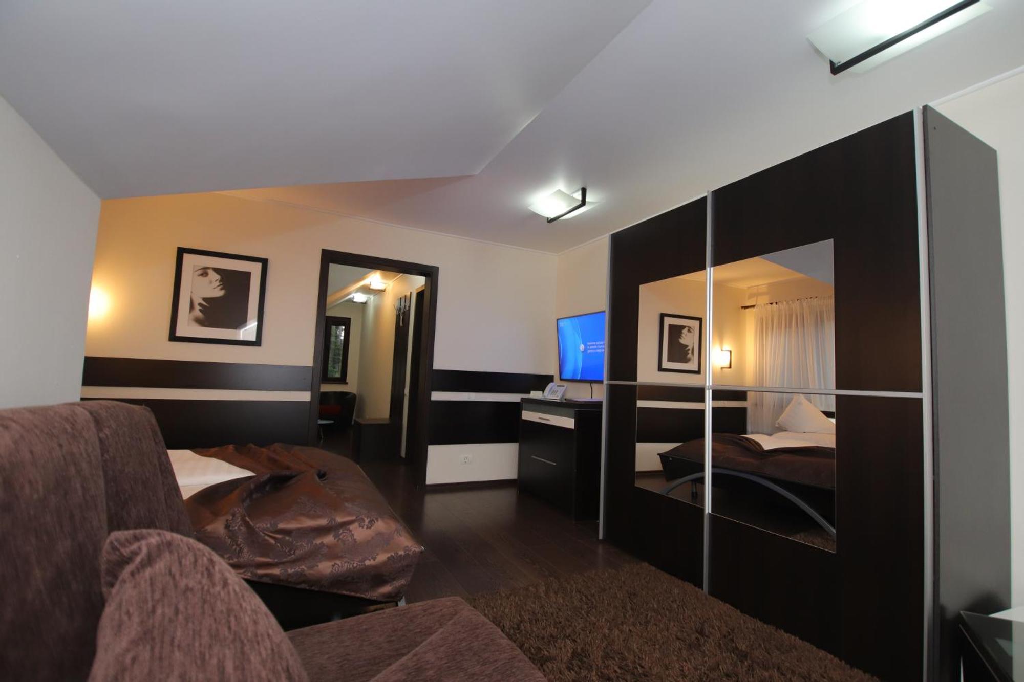 Complex Cochet Hotel Buşteni Buitenkant foto
