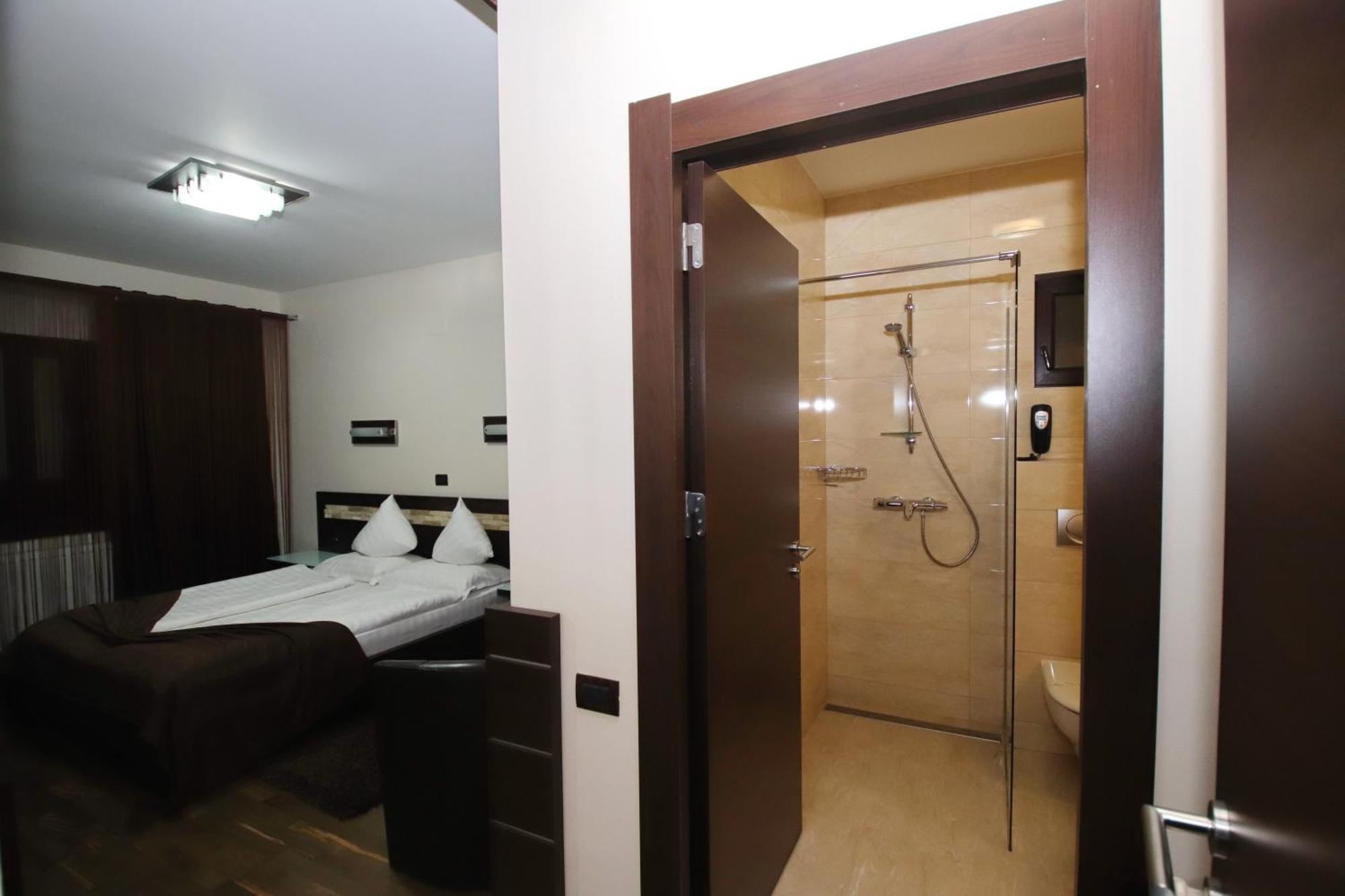 Complex Cochet Hotel Buşteni Buitenkant foto