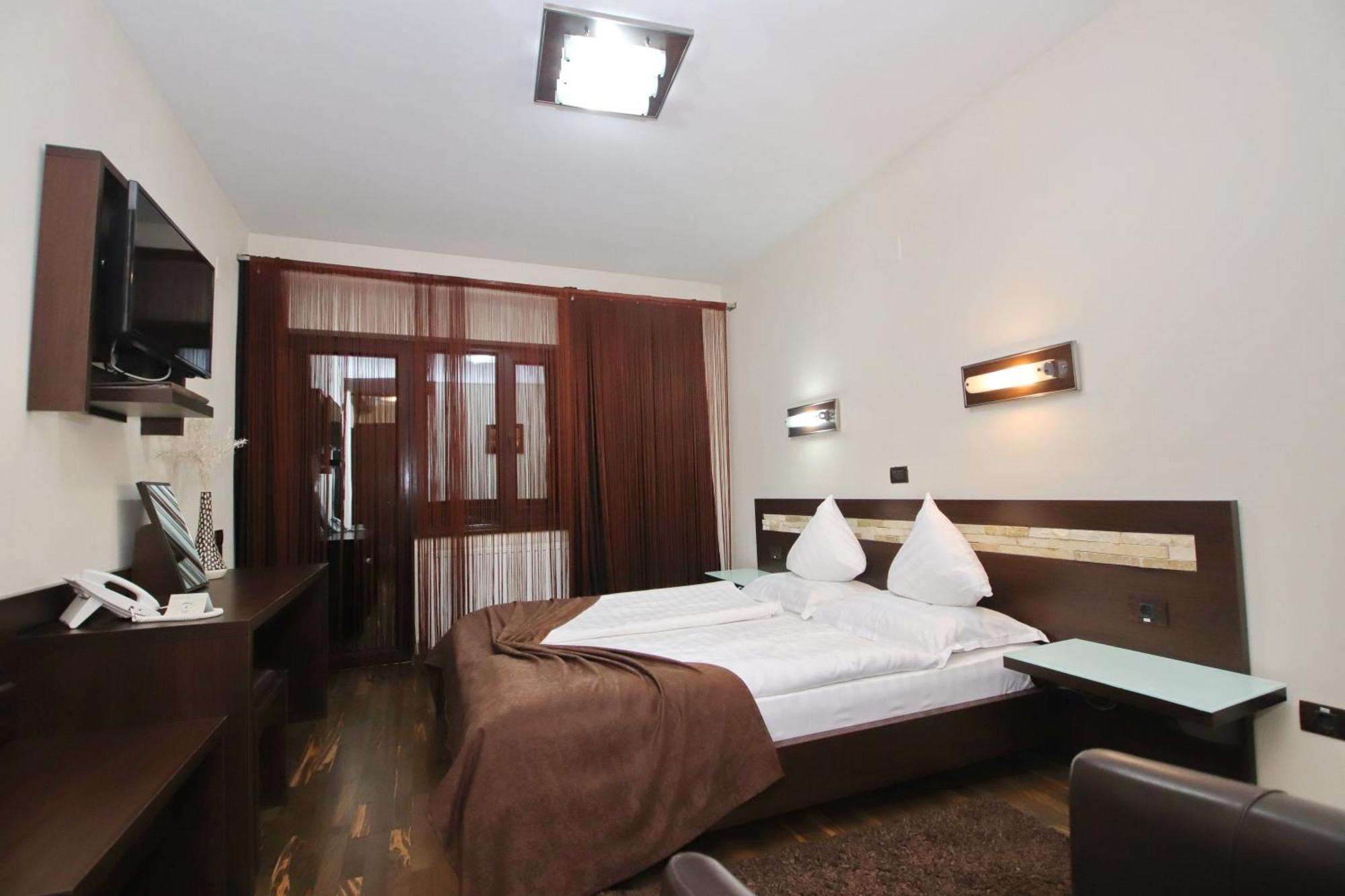 Complex Cochet Hotel Buşteni Buitenkant foto