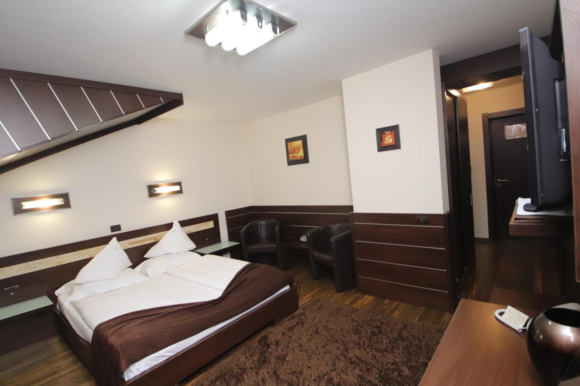 Complex Cochet Hotel Buşteni Buitenkant foto