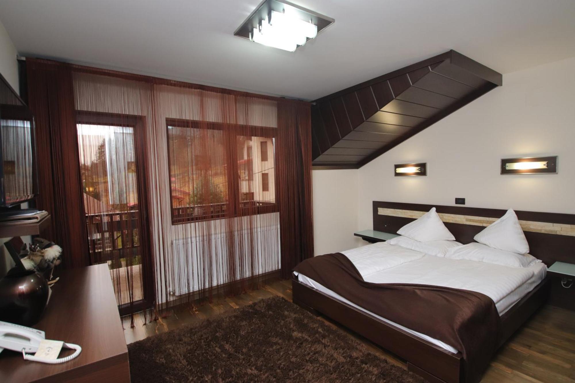 Complex Cochet Hotel Buşteni Buitenkant foto