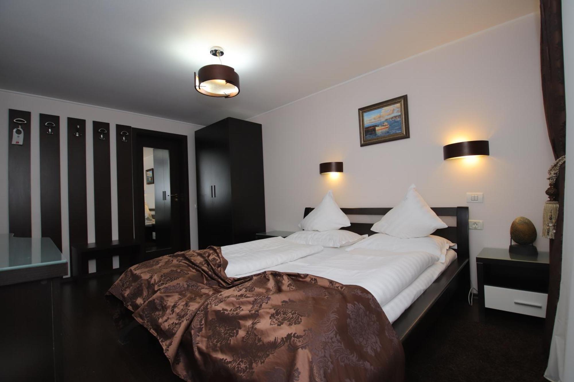 Complex Cochet Hotel Buşteni Buitenkant foto