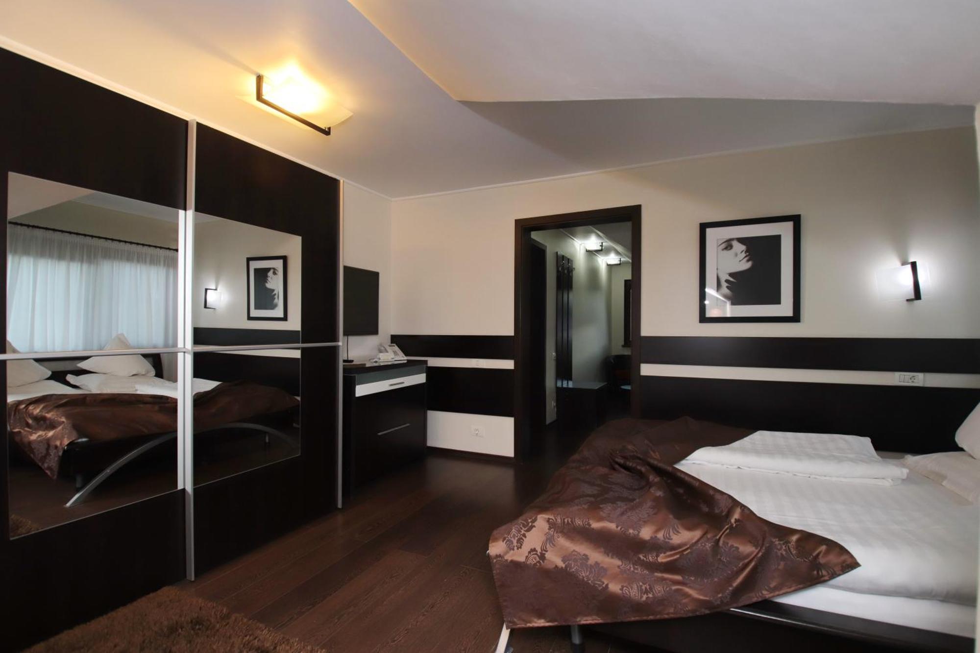 Complex Cochet Hotel Buşteni Buitenkant foto
